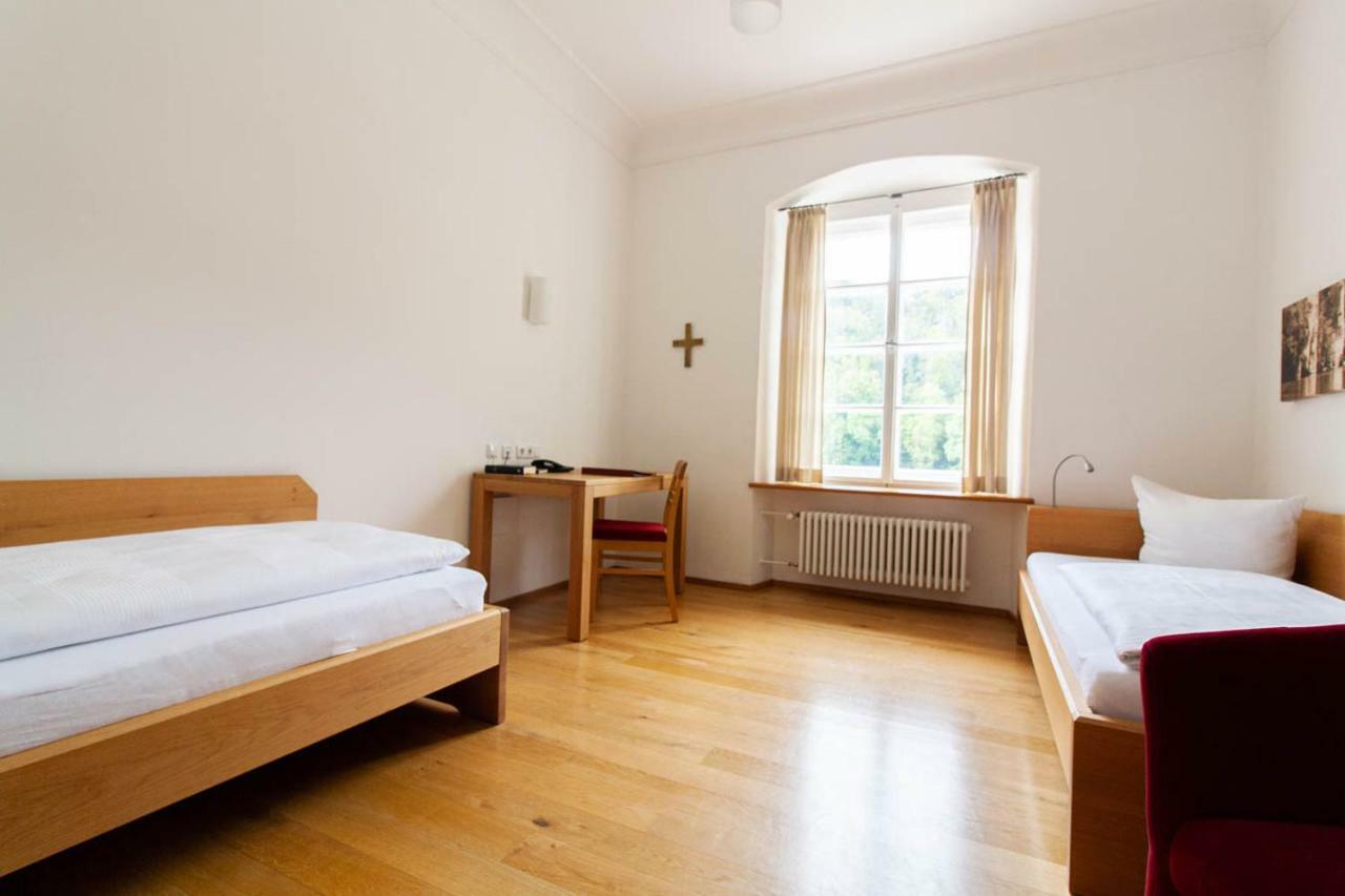 Gaestehaus St. Georg - Weltenburger Klosterbetriebe Gmbh Келхайм Екстериор снимка