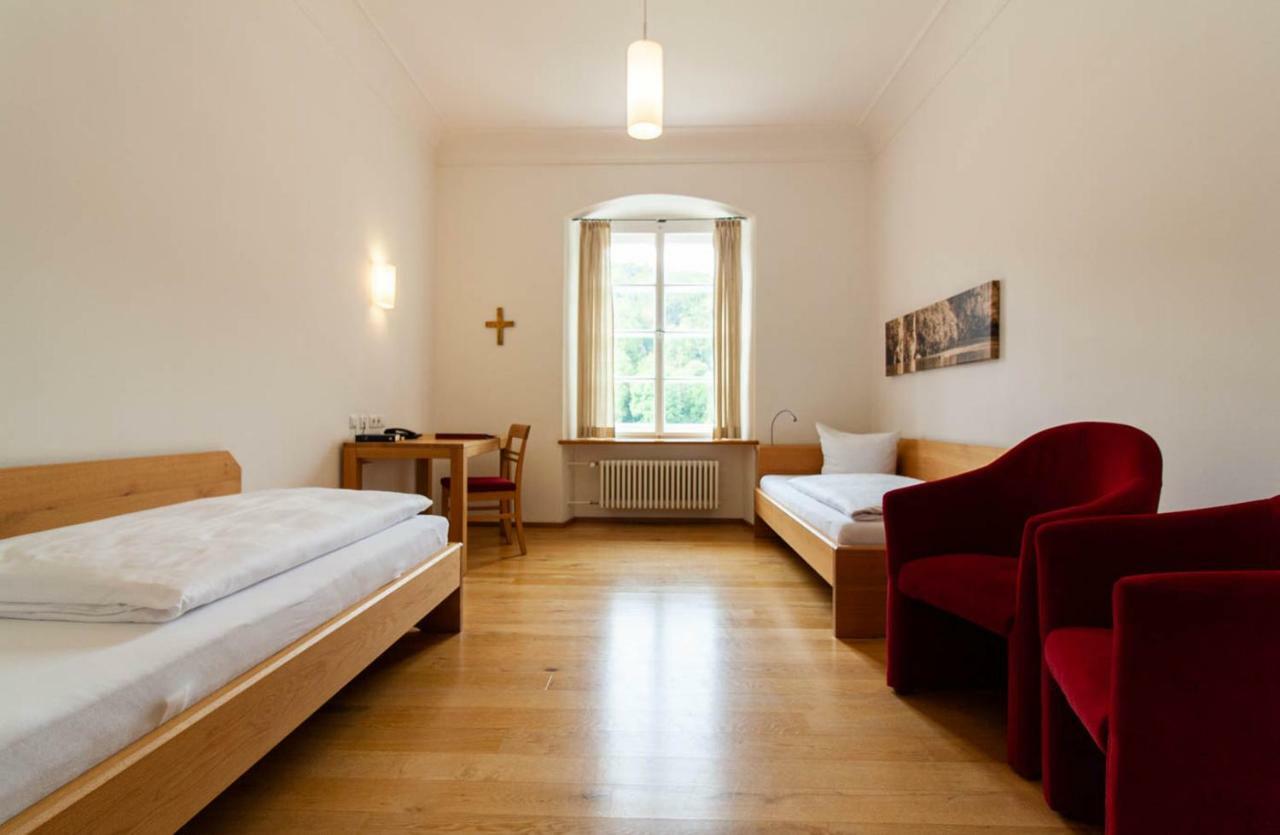 Gaestehaus St. Georg - Weltenburger Klosterbetriebe Gmbh Келхайм Екстериор снимка